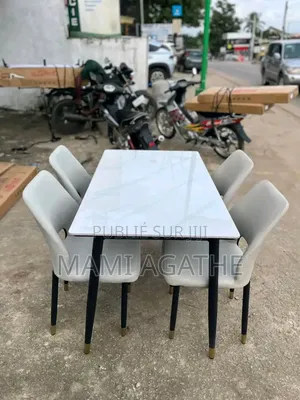 Table À Manger