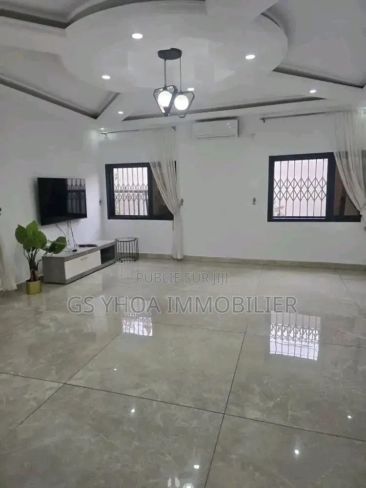 Meublé 9chbre Duplex dans Cocody à Vendre