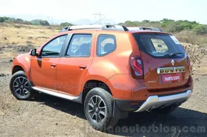 Nouveau Renault Duster 2025 Orange