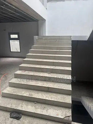 À Louer — Plateaux De Bureaux De 800 M2 | 2 Plateaux Vallon