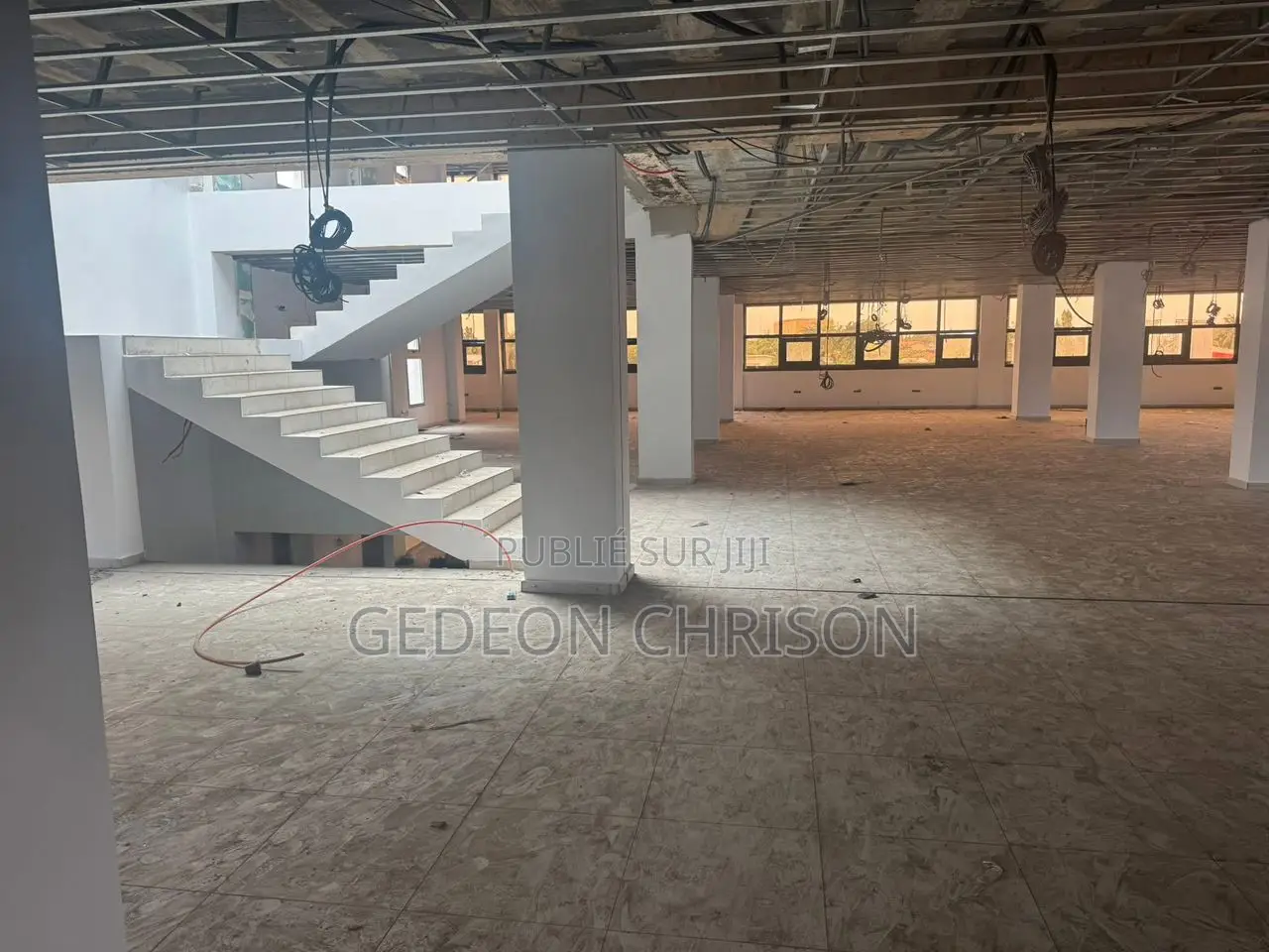 À Louer — Plateaux De Bureaux De 800 M2 | 2 Plateaux Vallon