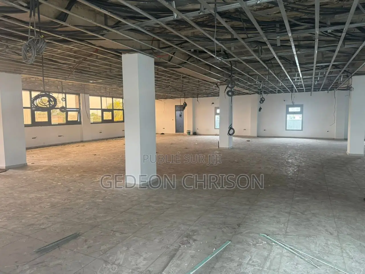 À Louer — Plateaux De Bureaux De 800 M2 | 2 Plateaux Vallon