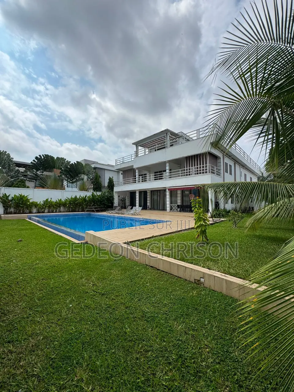 6chbre Villa dans Cocody à Louer