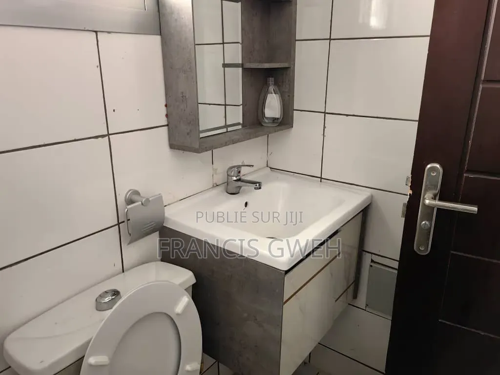 5chbre Villa dans Francis Gweh, Cocody à Vendre