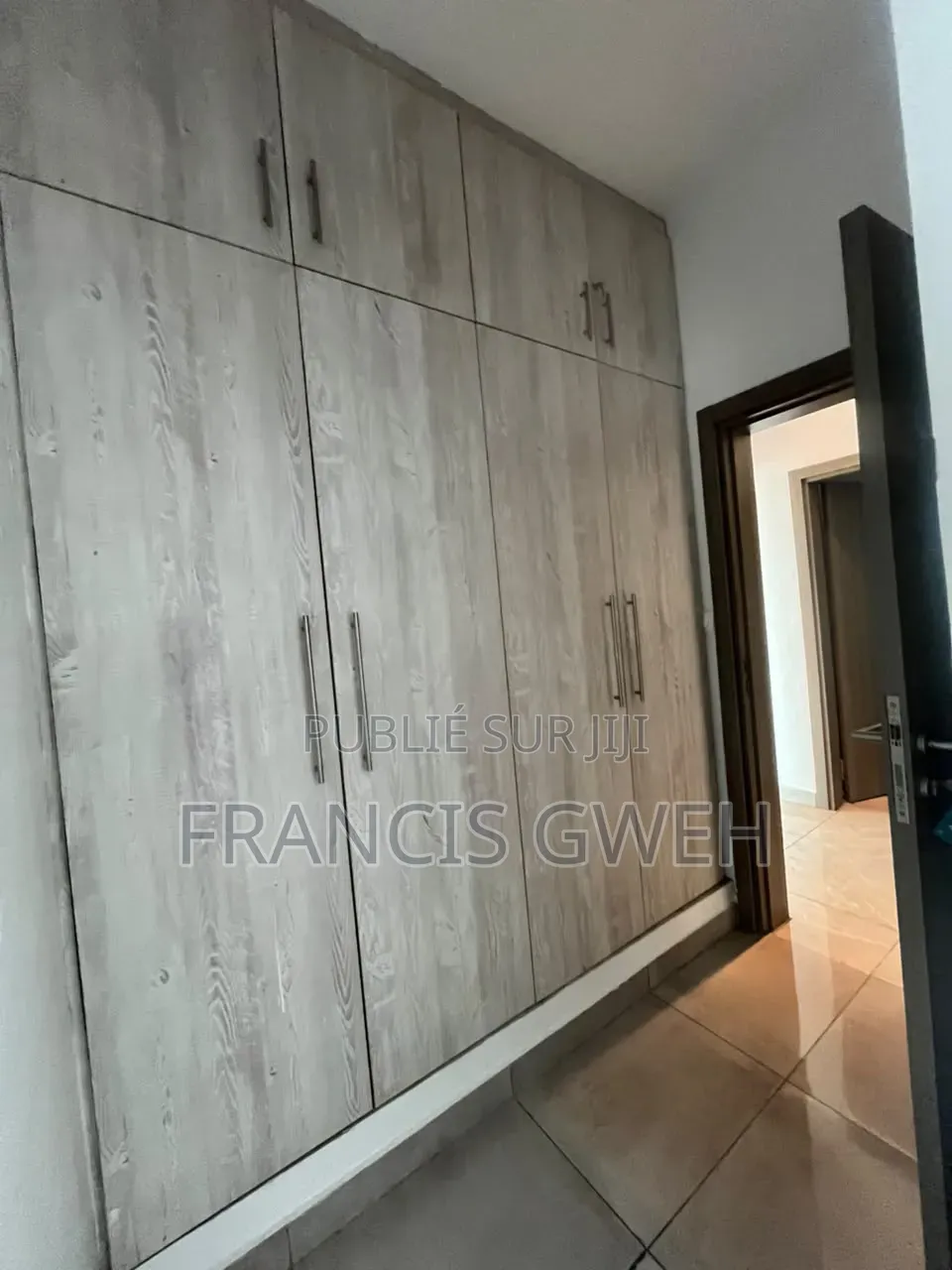 2chbre Appartement dans Francis Gweh, Cocody à Louer