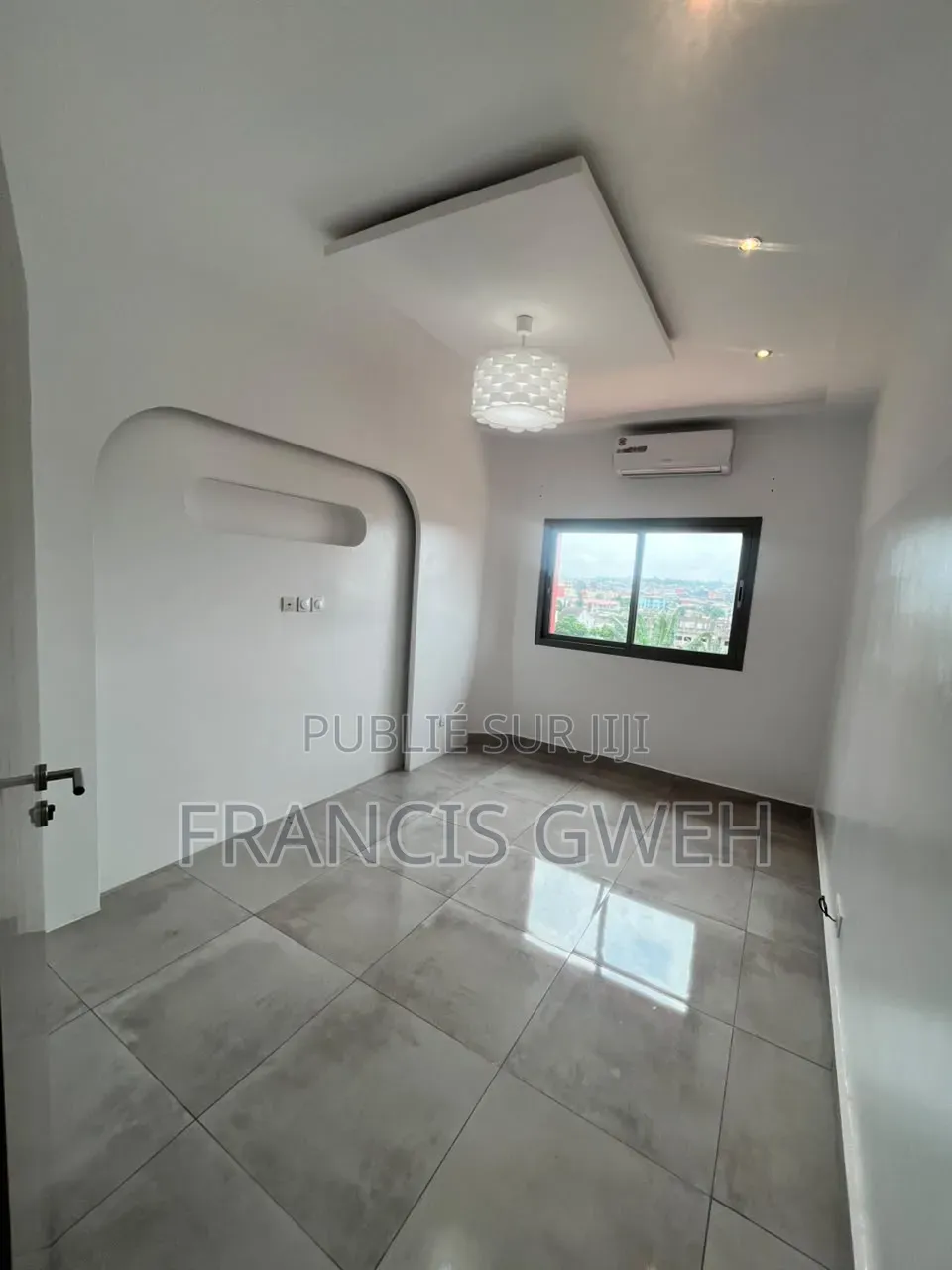 2chbre Appartement dans Francis Gweh, Cocody à Louer