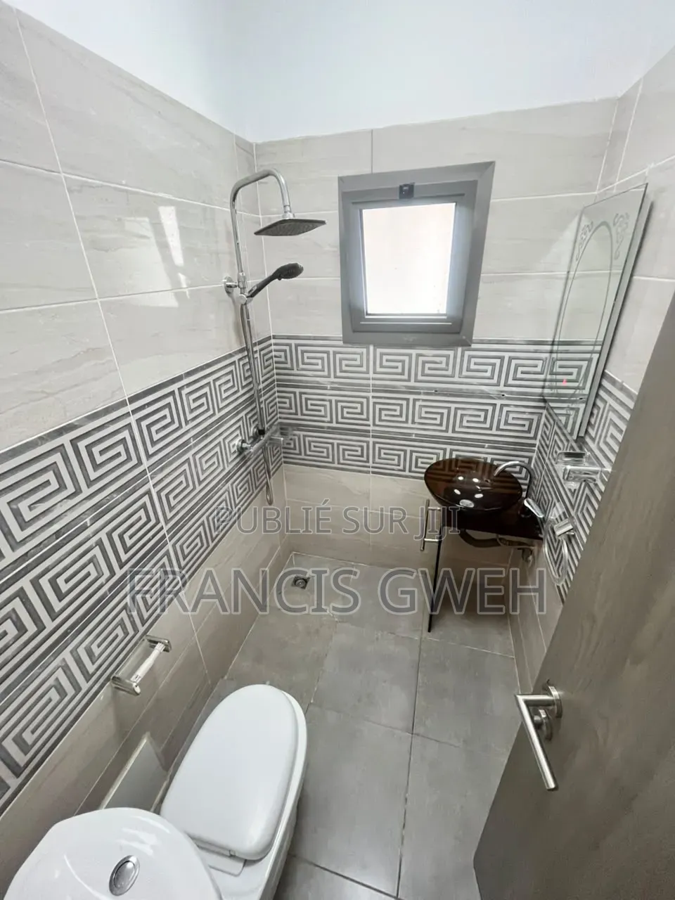 2chbre Appartement dans Francis Gweh, Cocody à Louer