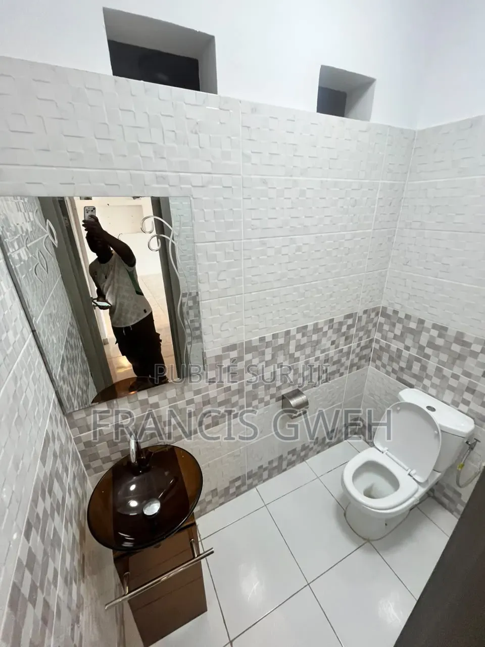 2chbre Appartement dans Francis Gweh, Cocody à Louer