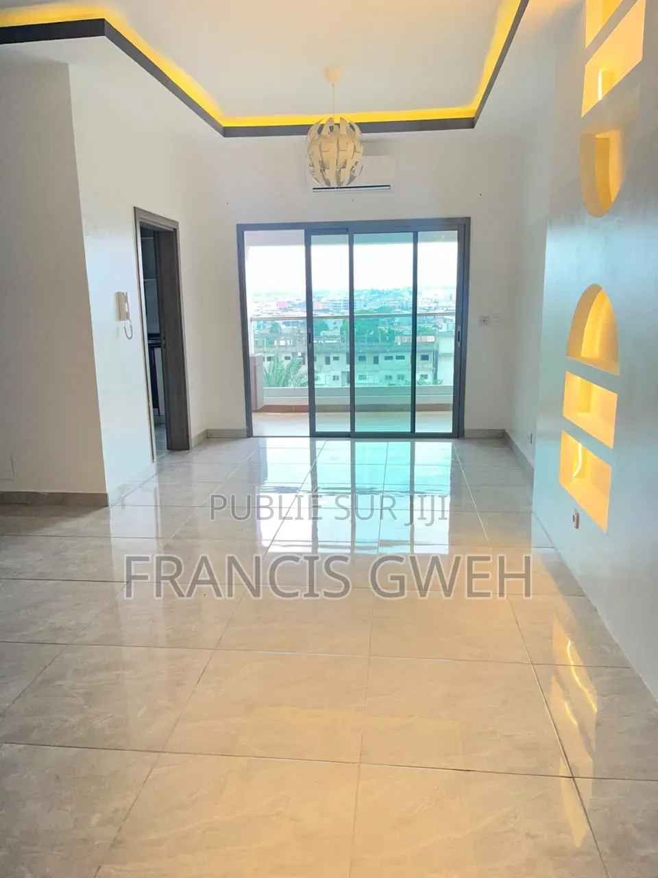 2chbre Appartement dans Francis Gweh, Cocody à Louer