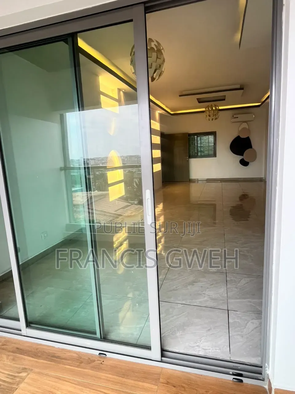 2chbre Appartement dans Francis Gweh, Cocody à Louer