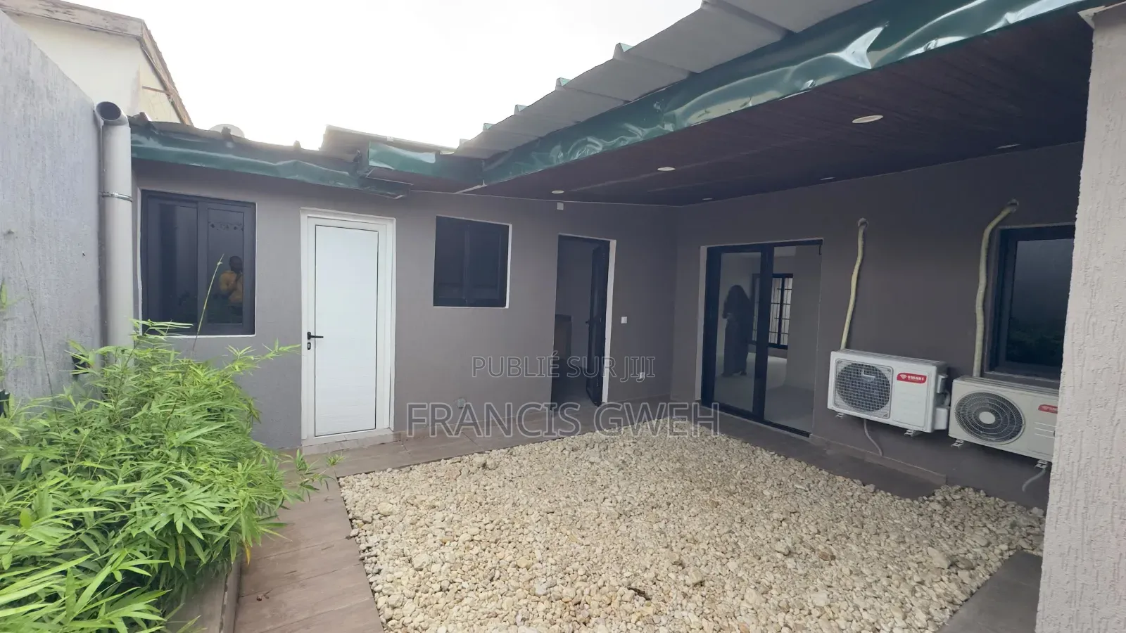 2chbre Villa dans Francis Gweh, Cocody à Louer