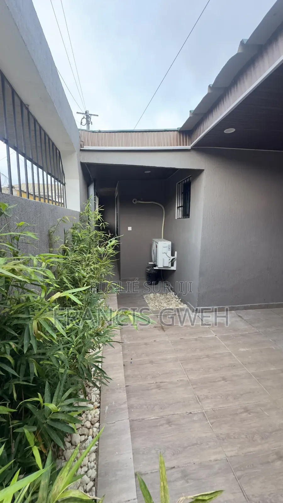 2chbre Villa dans Francis Gweh, Cocody à Louer
