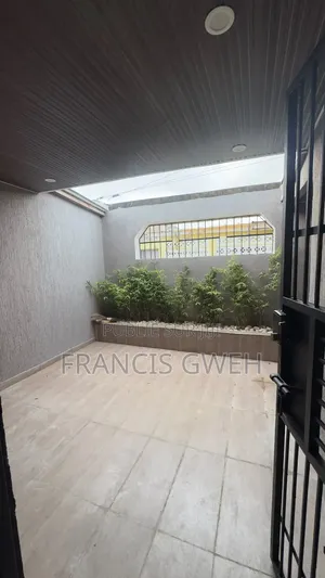 2chbre Villa dans Francis Gweh, Cocody à Louer