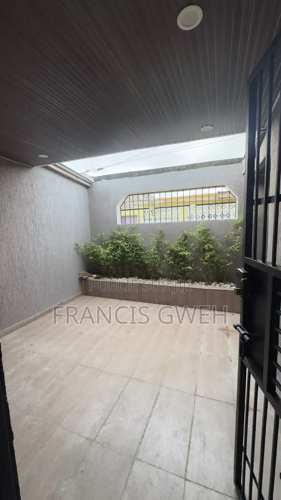 2chbre Villa dans Francis Gweh, Cocody à Louer