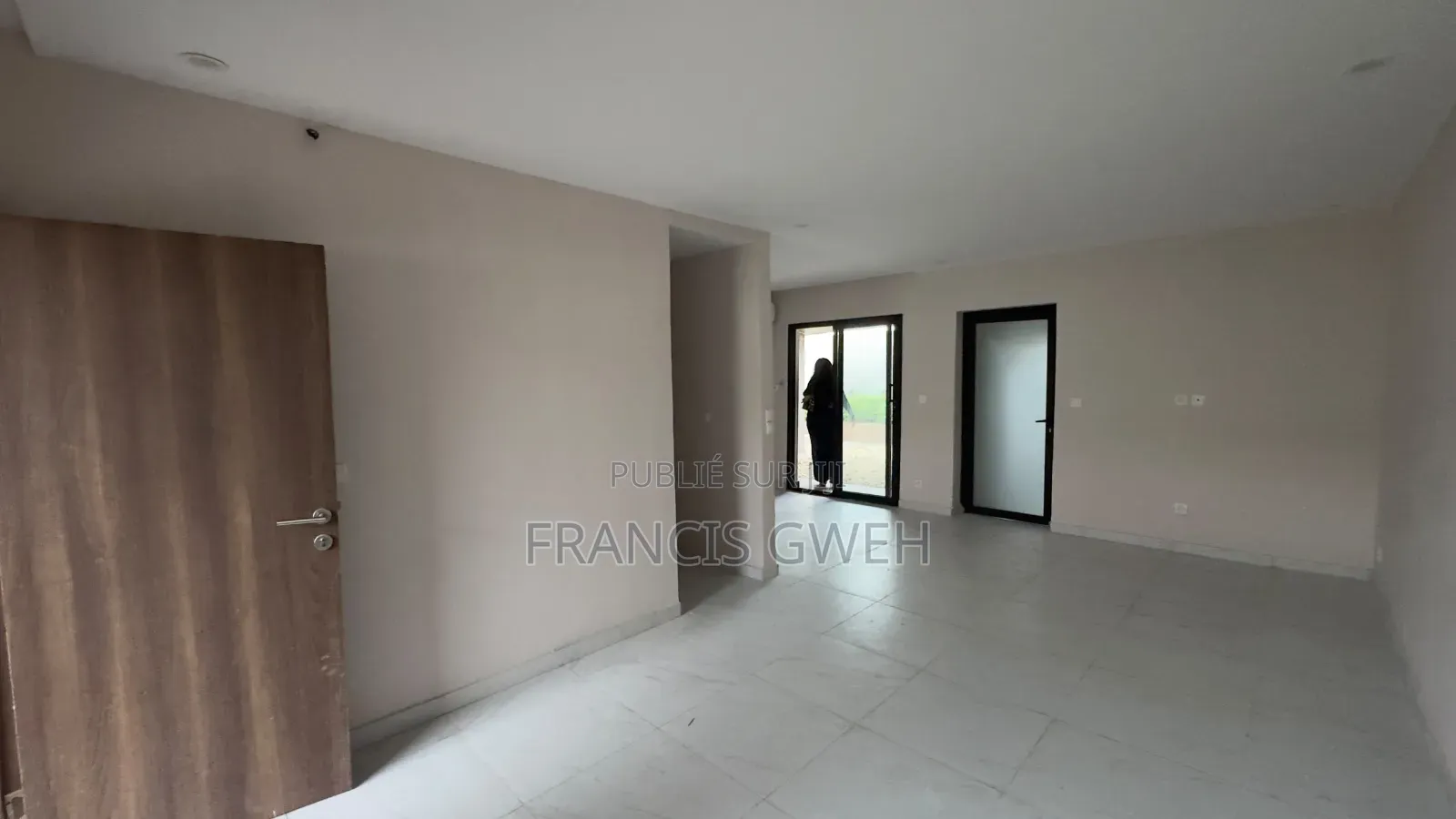 2chbre Villa dans Francis Gweh, Cocody à Louer