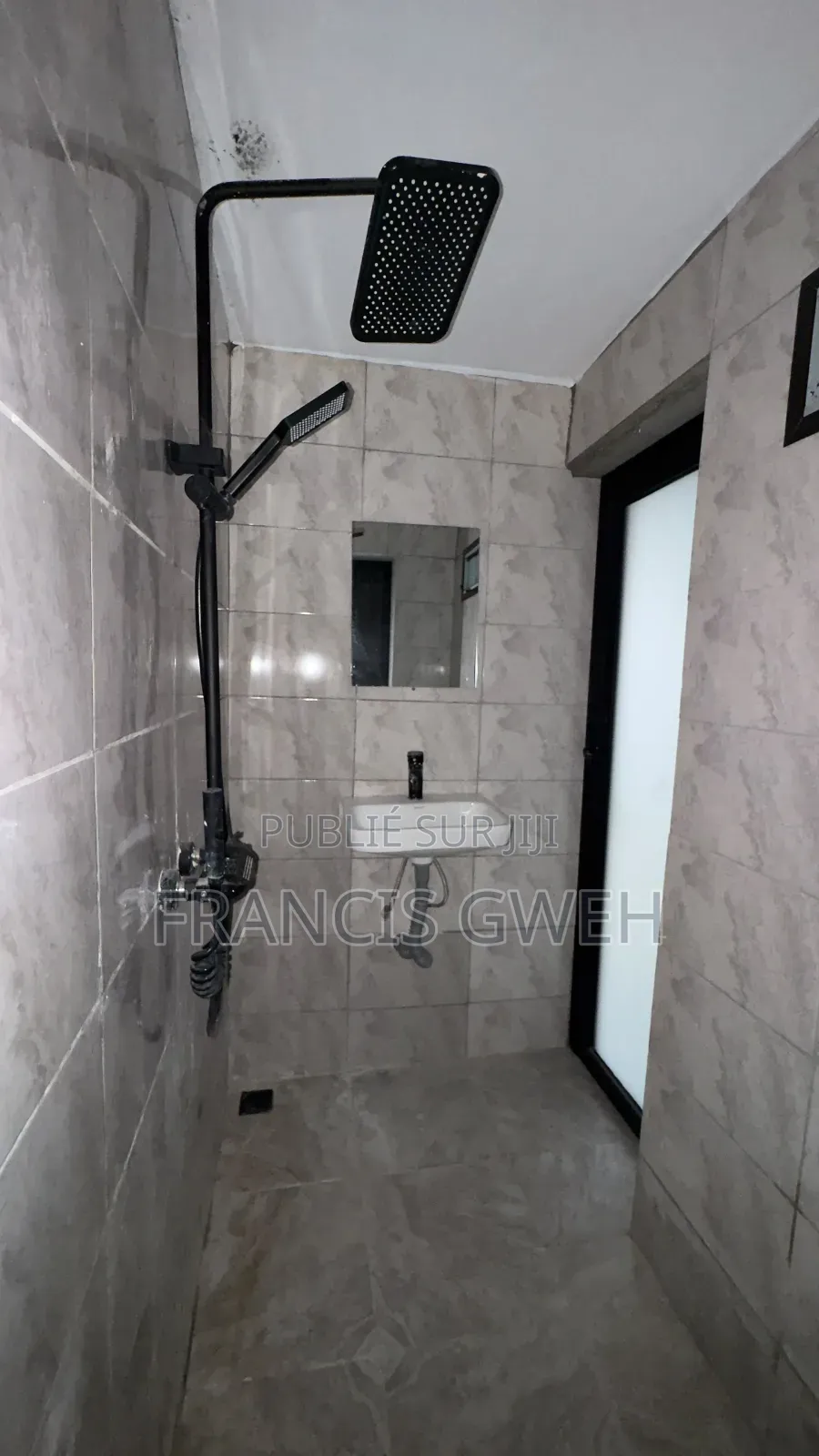 2chbre Villa dans Francis Gweh, Cocody à Louer
