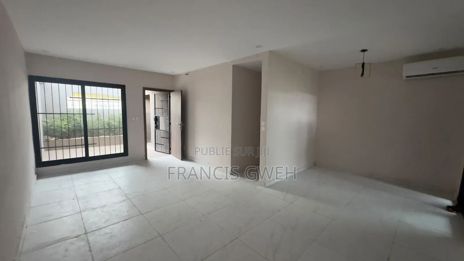 2chbre Villa dans Francis Gweh, Cocody à Louer