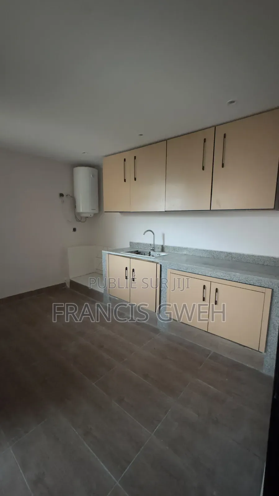 2chbre Villa dans Francis Gweh, Cocody à Louer