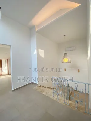 6chbre Duplex dans Francis Gweh, Cocody à Louer