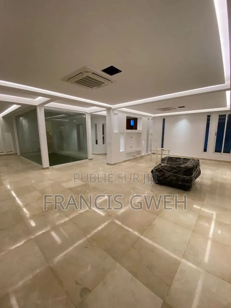 6chbre Duplex dans Francis Gweh, Cocody à Louer