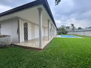 5chbre Villa dans Dalo Davy, Cocody à Louer