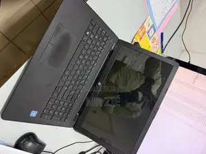 Ordinateur portable HP 15-ra003nia 8GB Intel Core i3 HDD 1T
