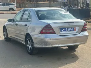 Mercedes-Benz C200 2002 Gris