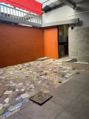 3chbre Maison dans Kra Tchimou, Yopougon à Louer