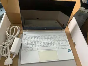 Nouveau HP 200 G4 All-in-One 32GB Intel Core i5 eMMC 512GB
