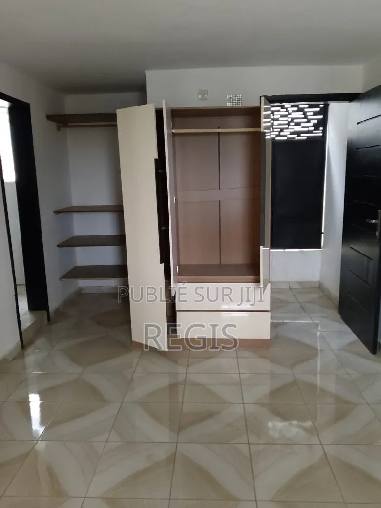 Meublé 3chbre Appartement dans Marcory à Vendre