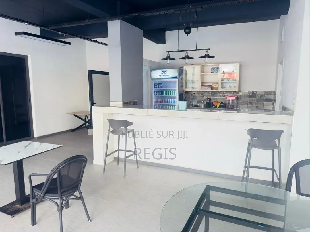 Meublé 3chbre Appartement dans Marcory à Vendre