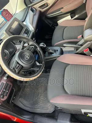 Toyota Starlet 2025 Rouge