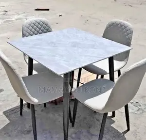 Table À Manger Avec 4 Chaises