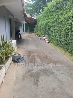 4chbre Villa dans Francis Gweh, Cocody à Louer