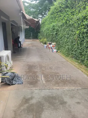 4chbre Villa dans Francis Gweh, Cocody à Louer