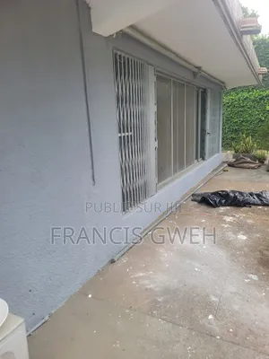 4chbre Villa dans Francis Gweh, Cocody à Louer
