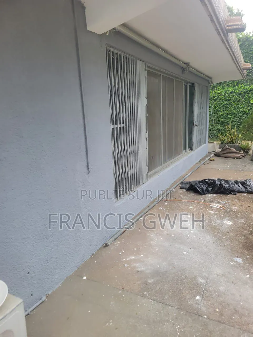 4chbre Villa dans Francis Gweh, Cocody à Louer