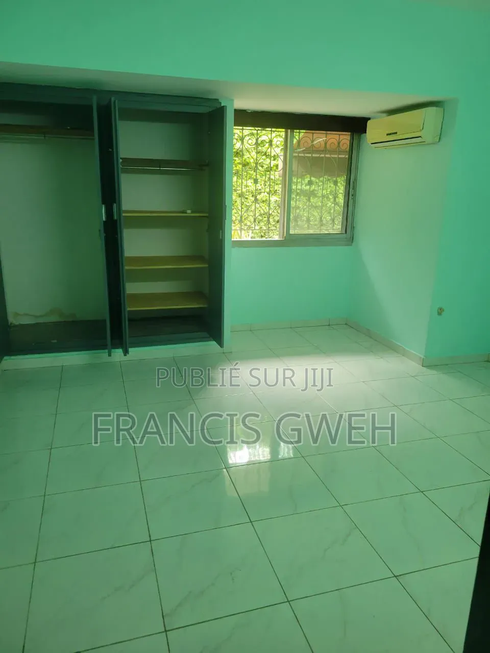 4chbre Villa dans Francis Gweh, Cocody à Louer