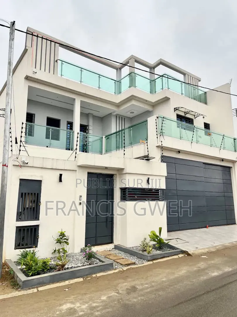 Meublé 6chbre Duplex dans Francis Gweh, Cocody à Vendre