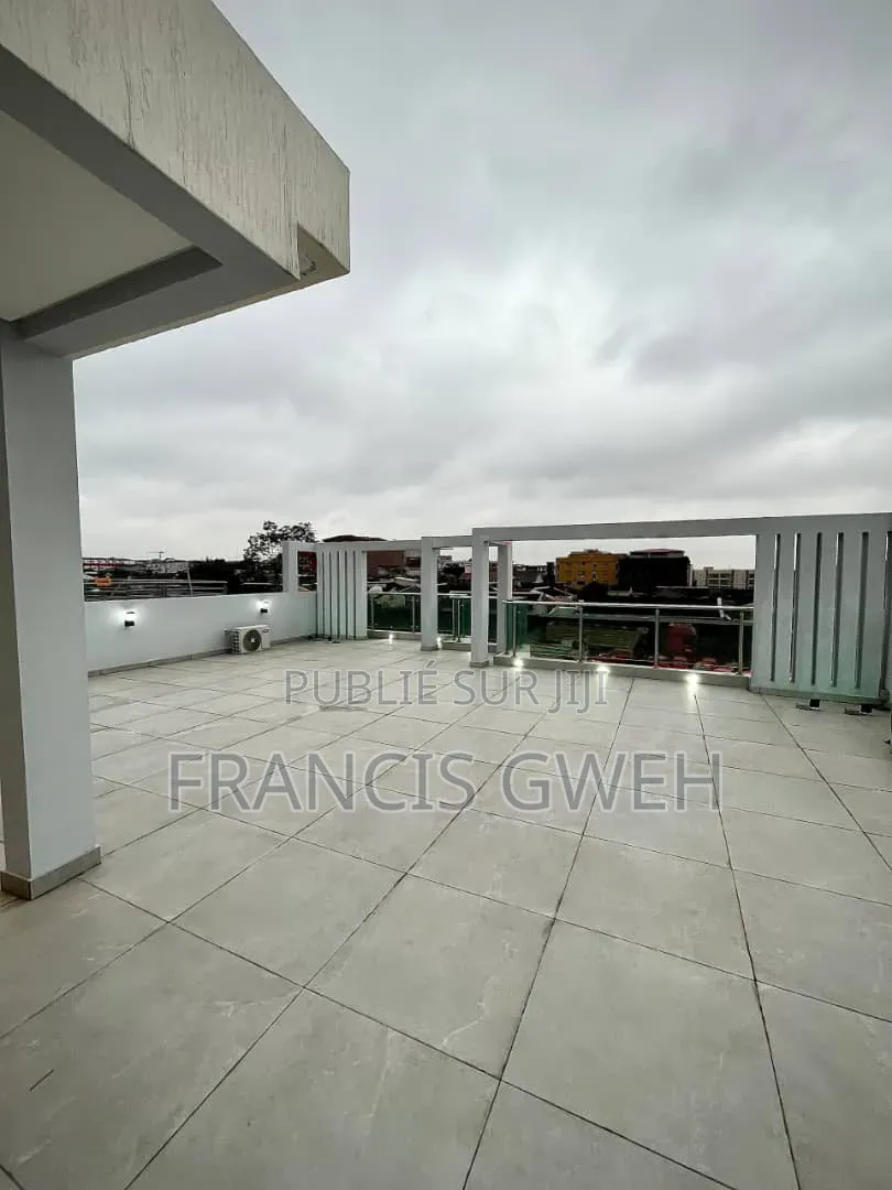 Meublé 6chbre Duplex dans Francis Gweh, Cocody à Vendre