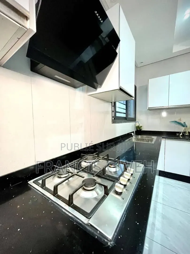 Meublé 6chbre Duplex dans Francis Gweh, Cocody à Vendre