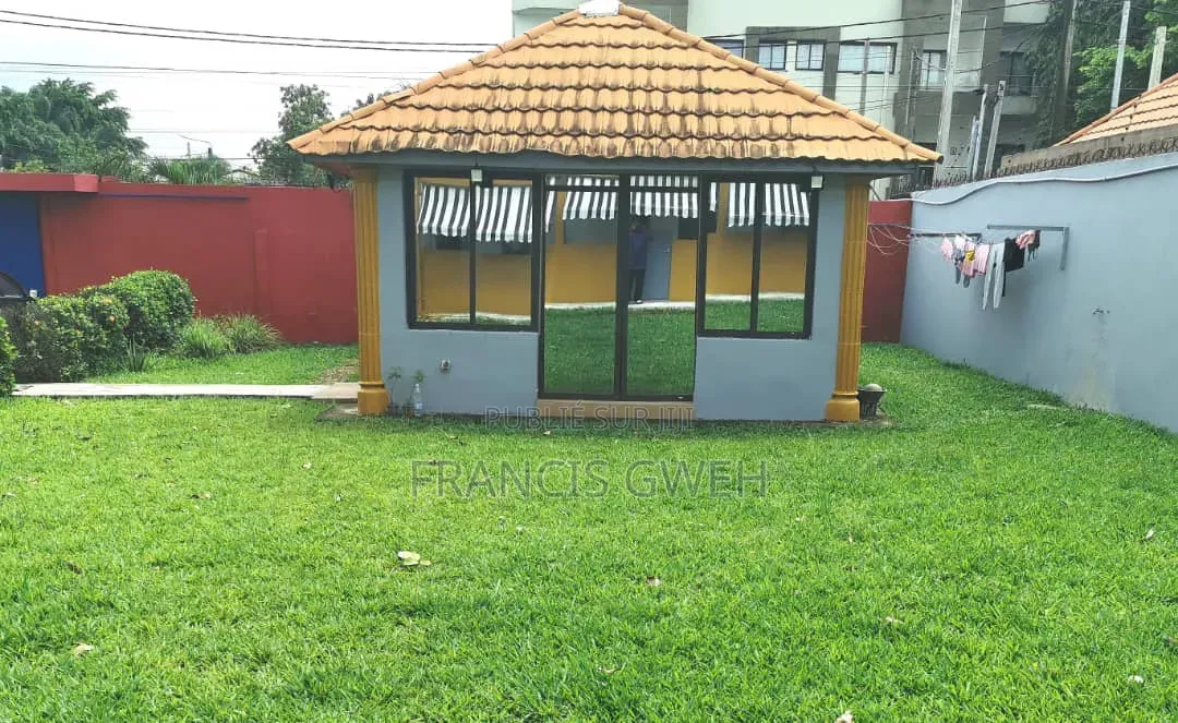 Meublé 1chbre Appartement dans Francis Gweh, Cocody à Louer