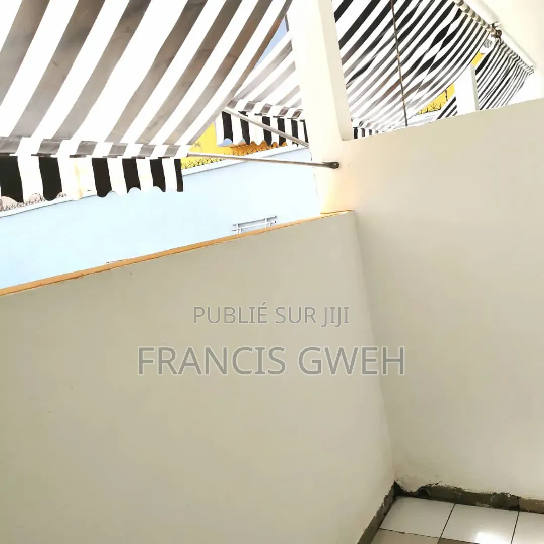 Meublé 1chbre Appartement dans Francis Gweh, Cocody à Louer