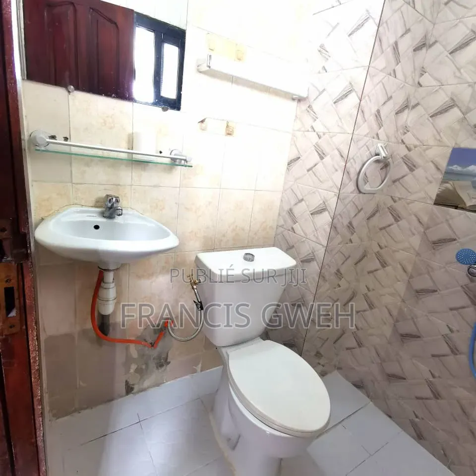 Meublé 1chbre Appartement dans Francis Gweh, Cocody à Louer