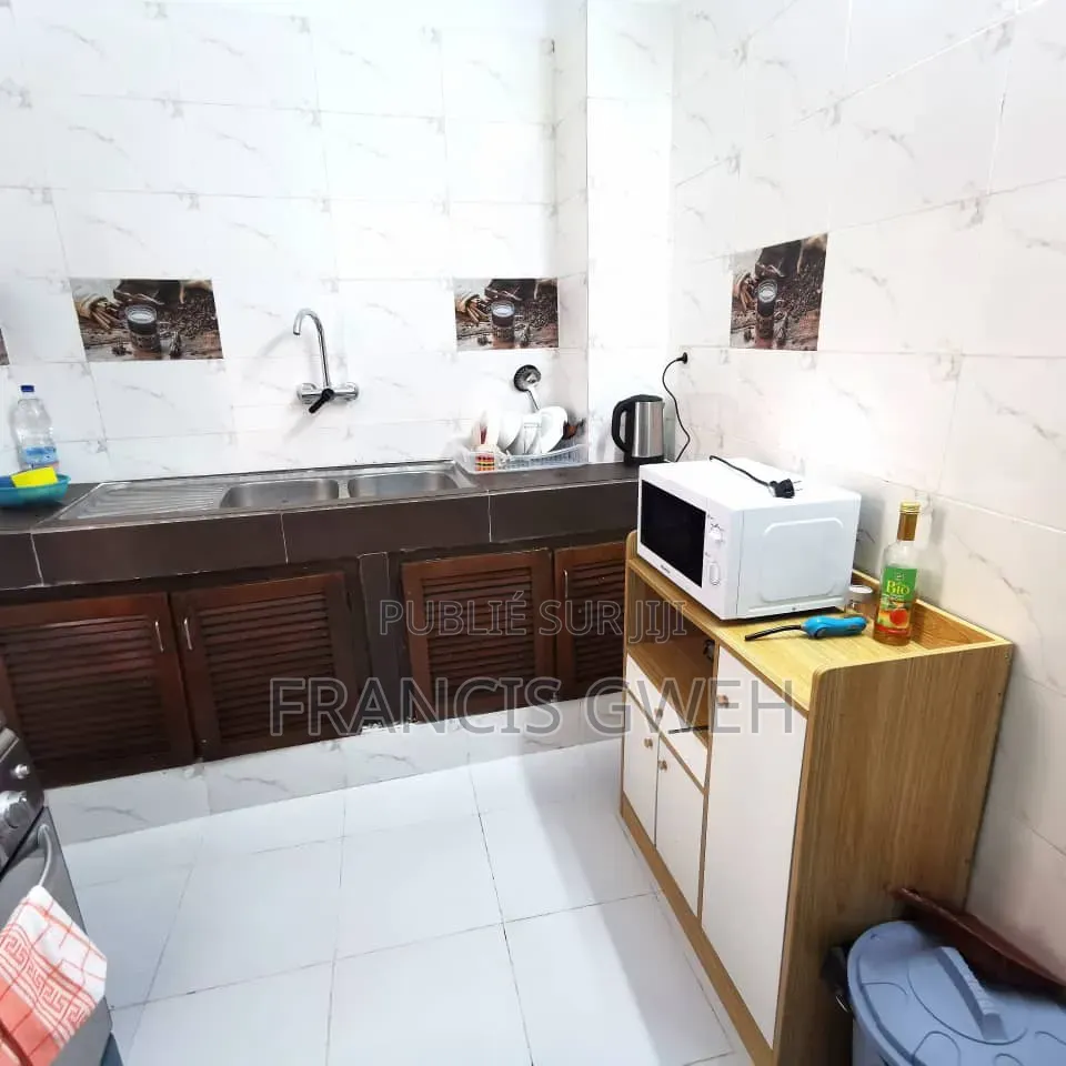 Meublé 1chbre Appartement dans Francis Gweh, Cocody à Louer