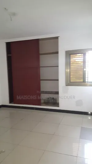 1chbre Studio dans Jean, Cocody à Louer
