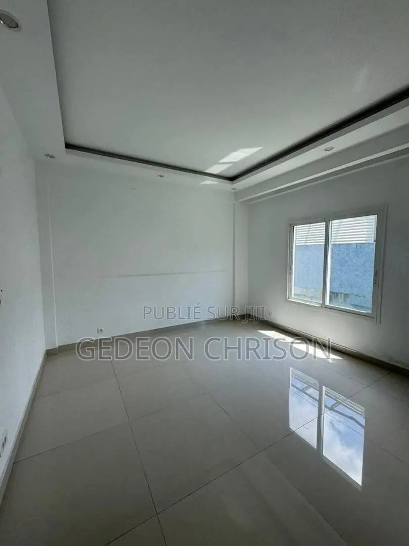 2chbre Appartement dans Cocody à Louer