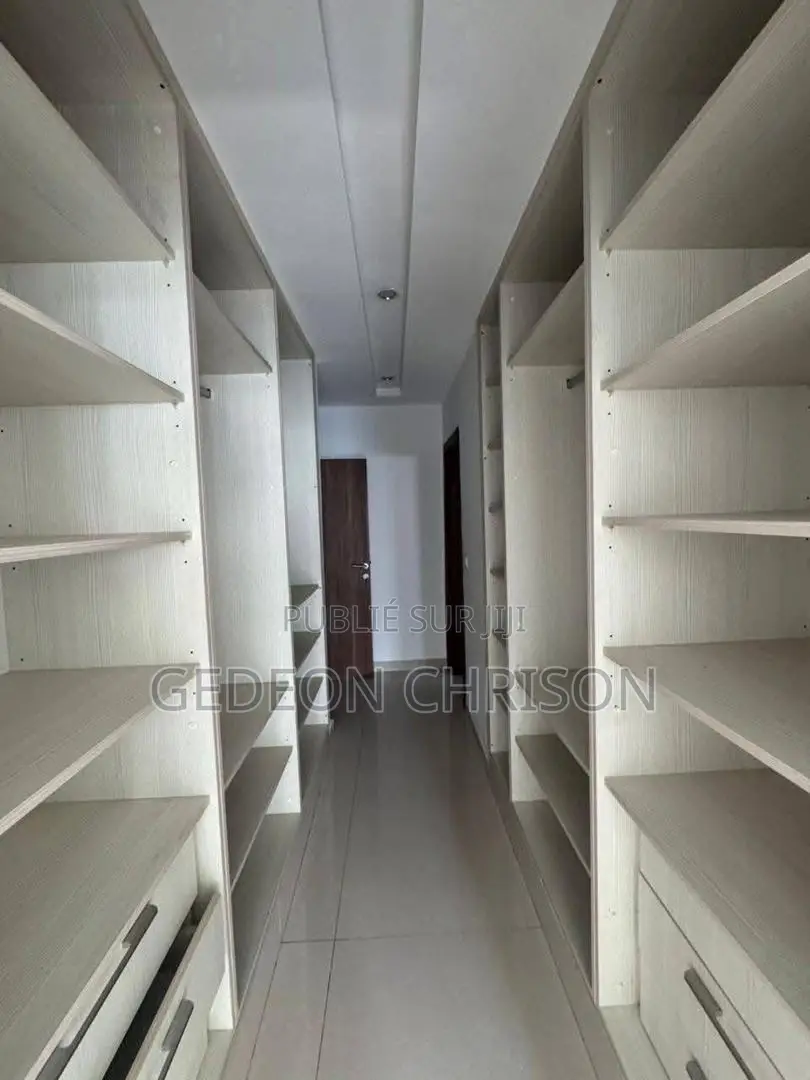2chbre Appartement dans Cocody à Louer