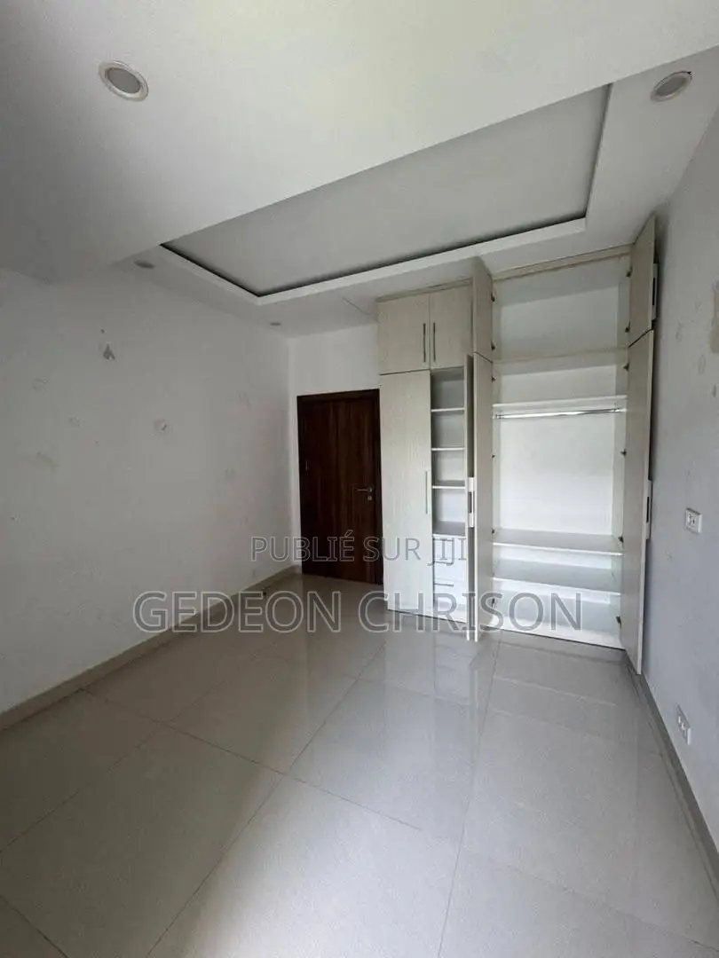 2chbre Appartement dans Cocody à Louer