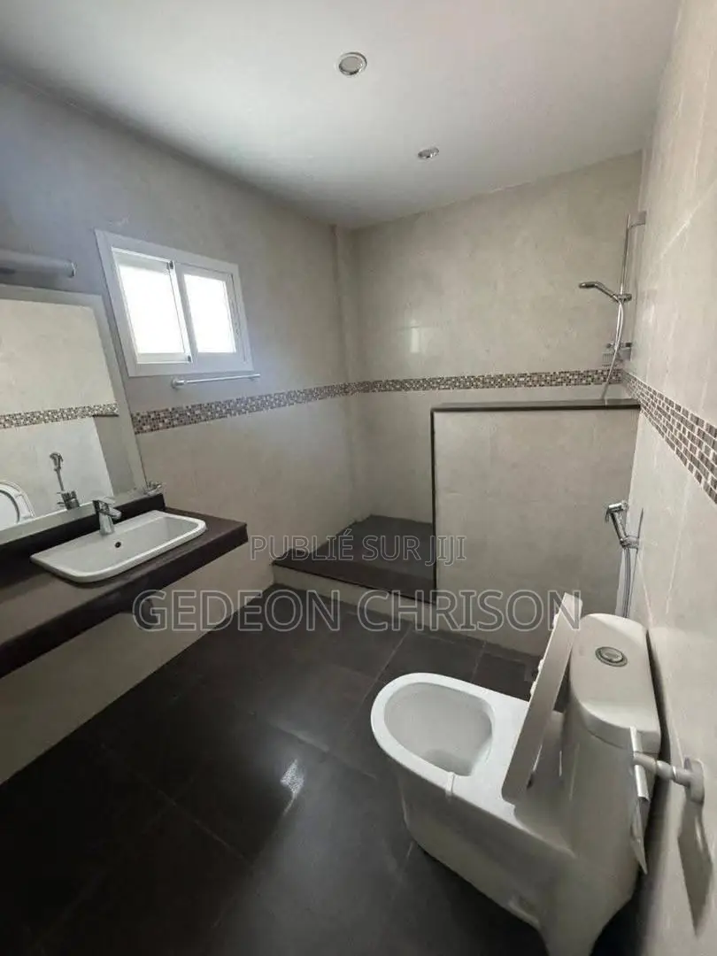 2chbre Appartement dans Cocody à Louer